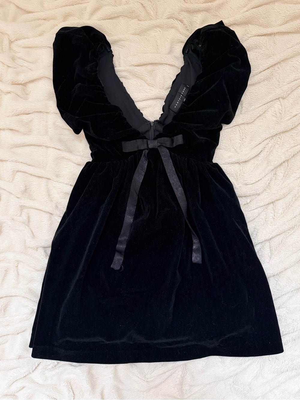 NWT Anthropologie Endless Rose Velvet Bow Mini Dress black v-neck Sz XS - Picture 2 of 7